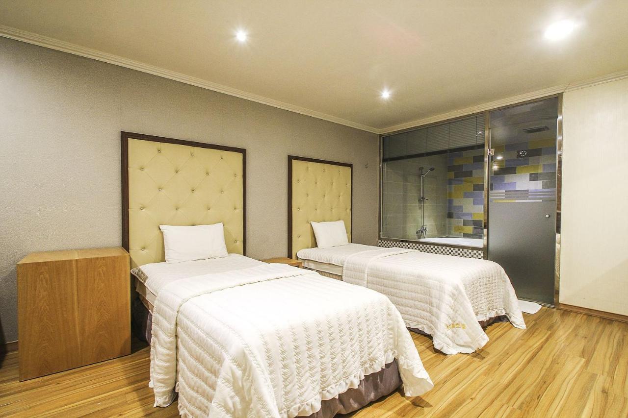 Central Hotel Changwon Exterior photo